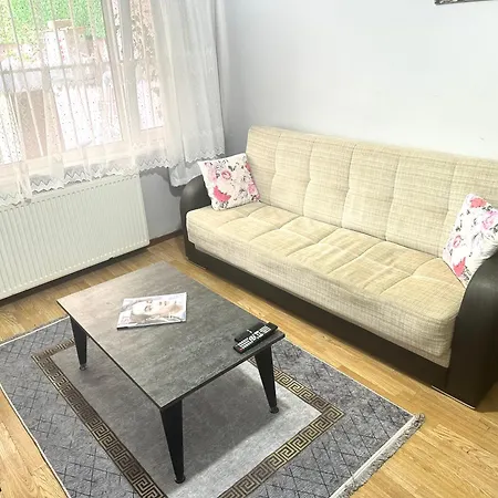 Historya Avm Yani With Garden In The Center Of Appartement